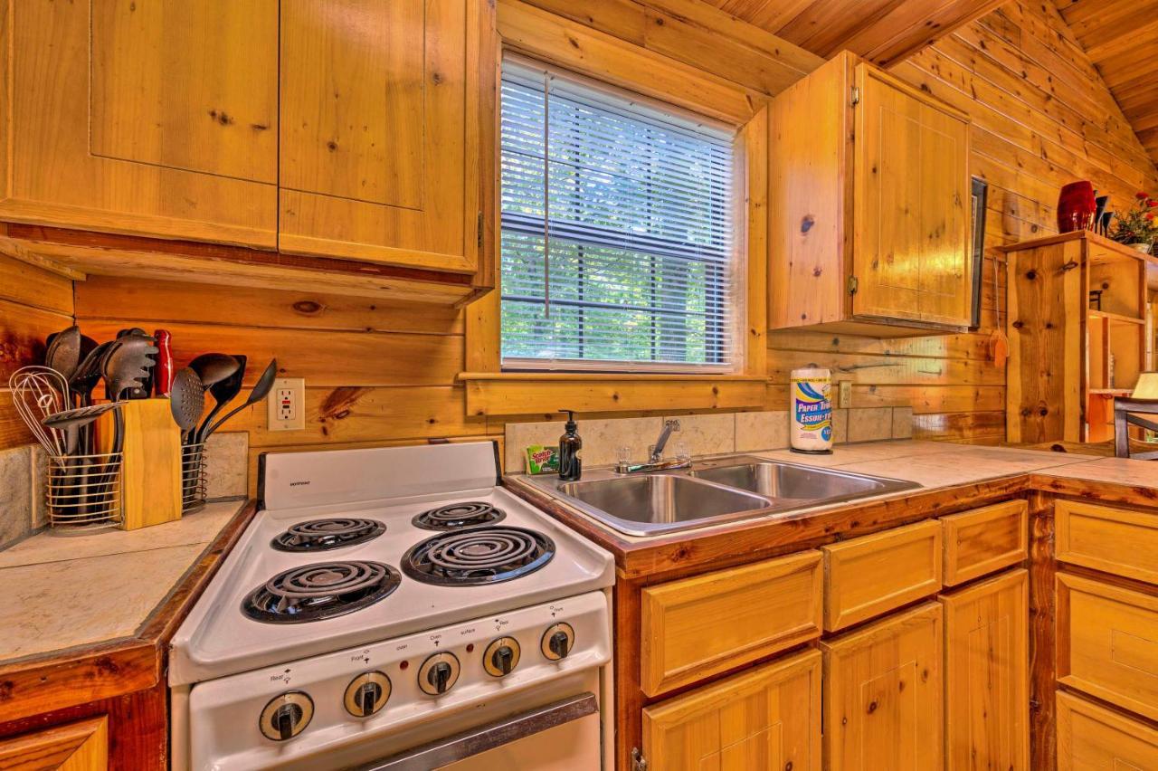 Ideally Located Broken Bow Cabin - Private Hot Tub Экстерьер фото