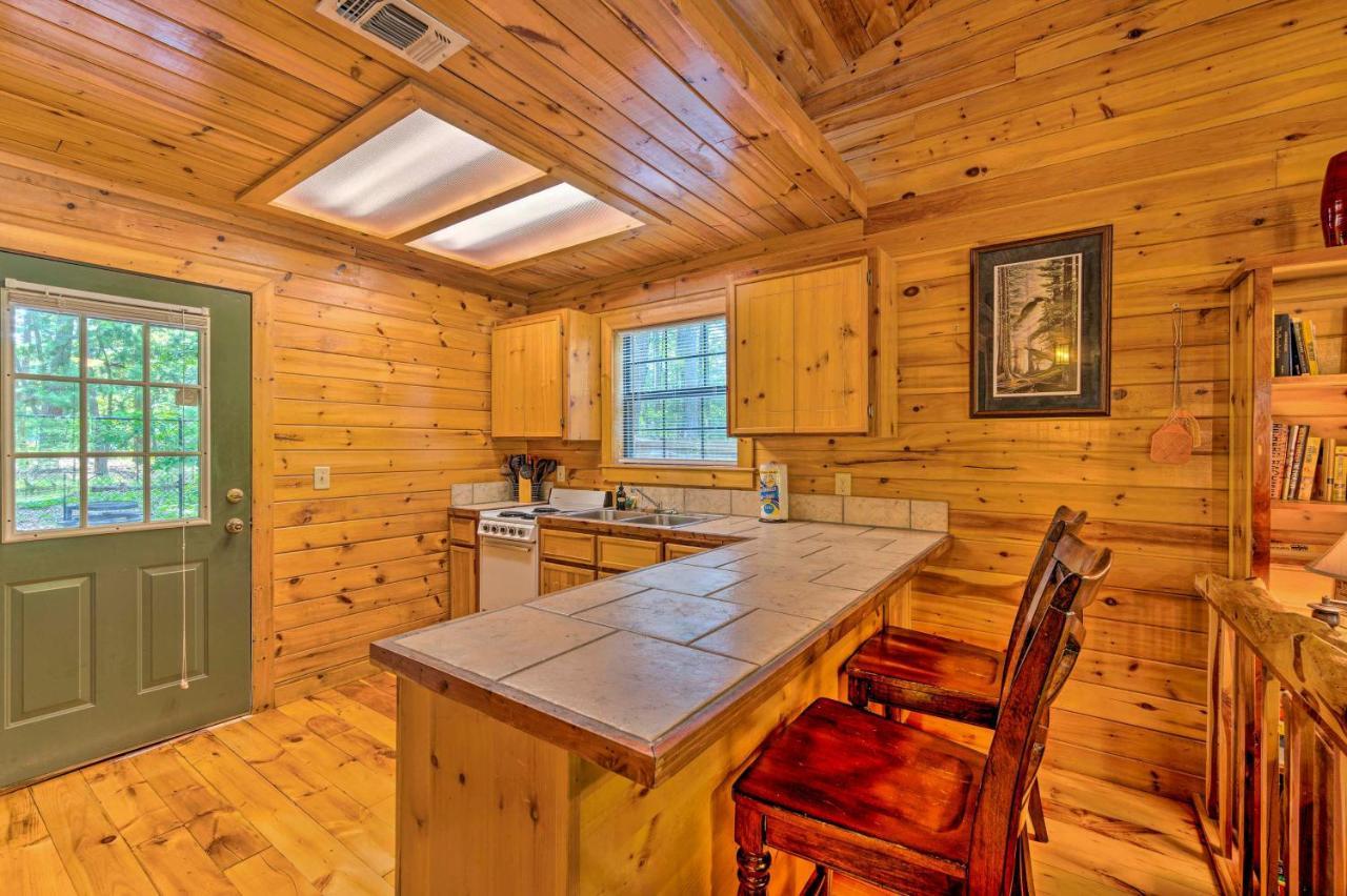 Ideally Located Broken Bow Cabin - Private Hot Tub Экстерьер фото