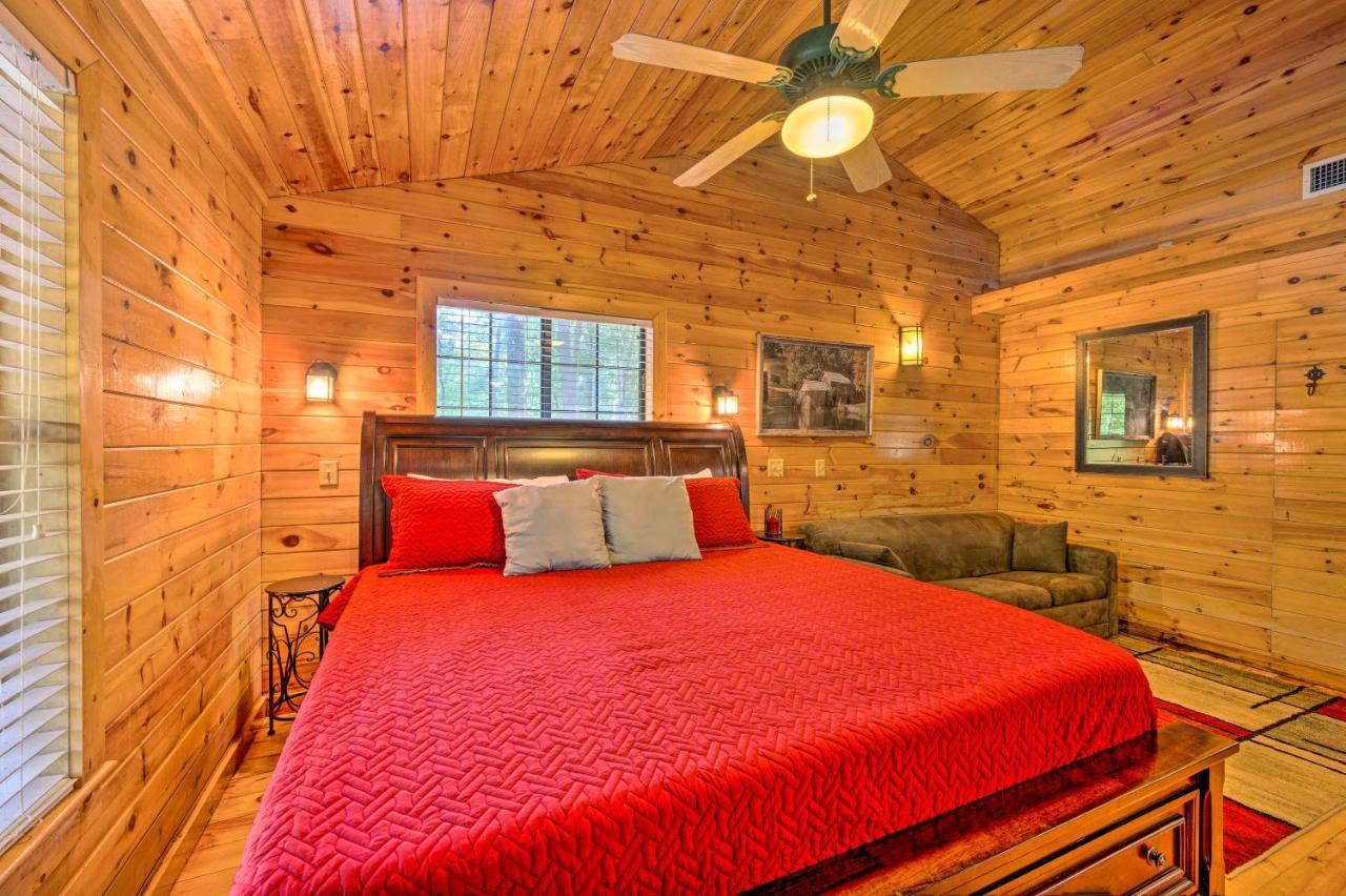 Ideally Located Broken Bow Cabin - Private Hot Tub Экстерьер фото